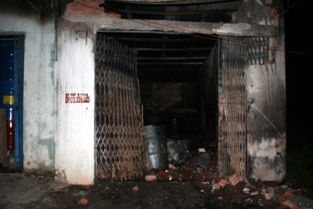 Nổ cơ sở kinh doanh hóa chất, khu dân cư náo loạn